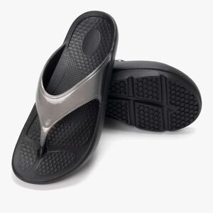 FUNKYMONKEY Women's Black And Gray Thong Flip Flop